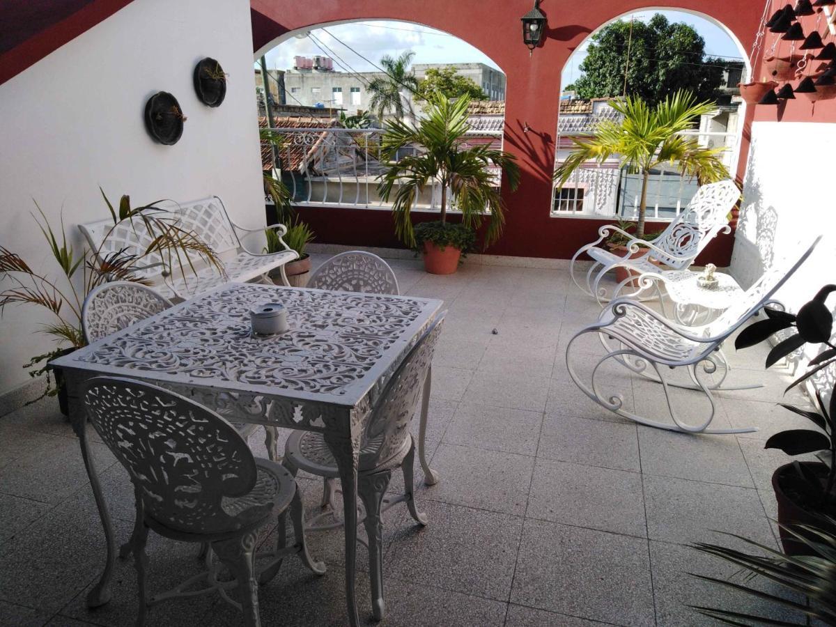 Hostal Almaguer Apartment Cienfuegos Bagian luar foto